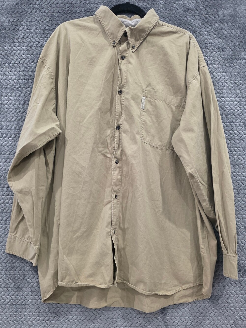 Columbia Men’s Casual Button-Down Shirt in Khaki